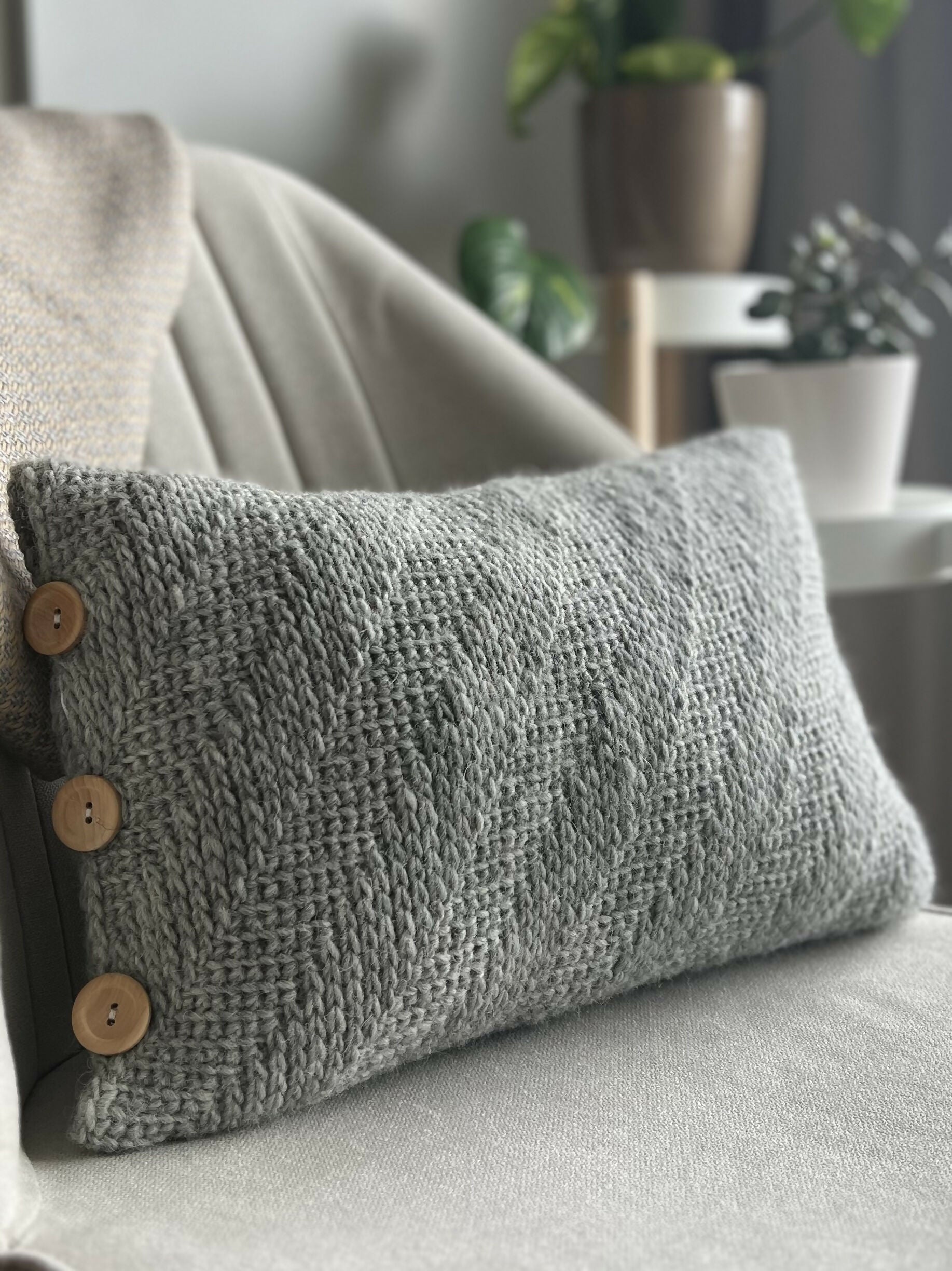 Grayson Pillow (Crochet)